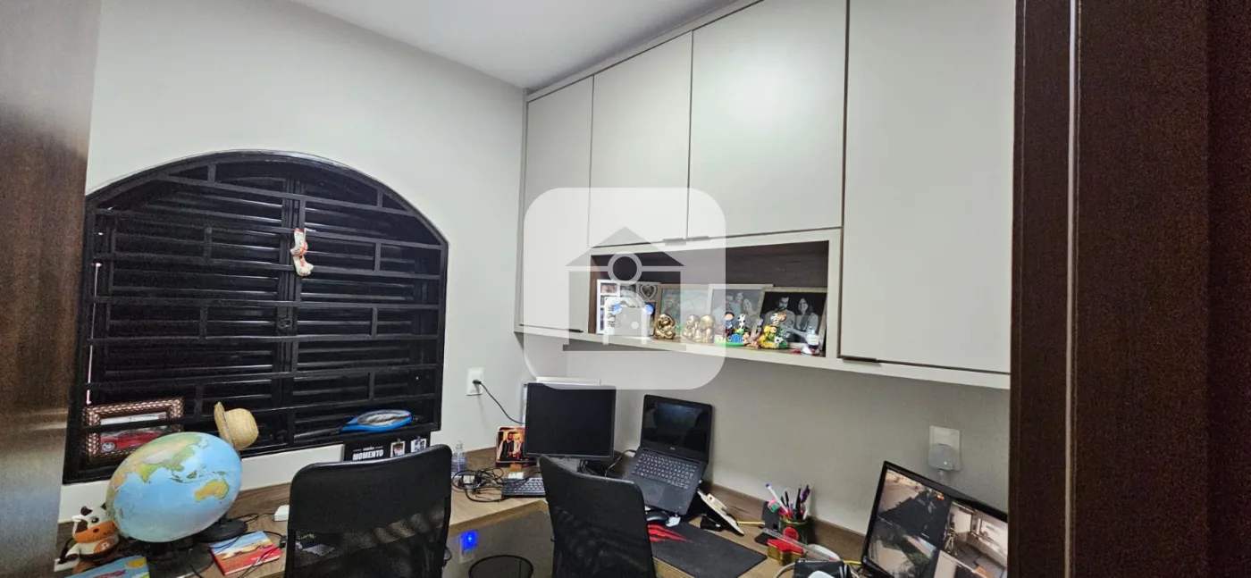 Alugar Casa / Padr&atilde;o em Uberl&acirc;ndia R$ 6.000,00 - Foto 19