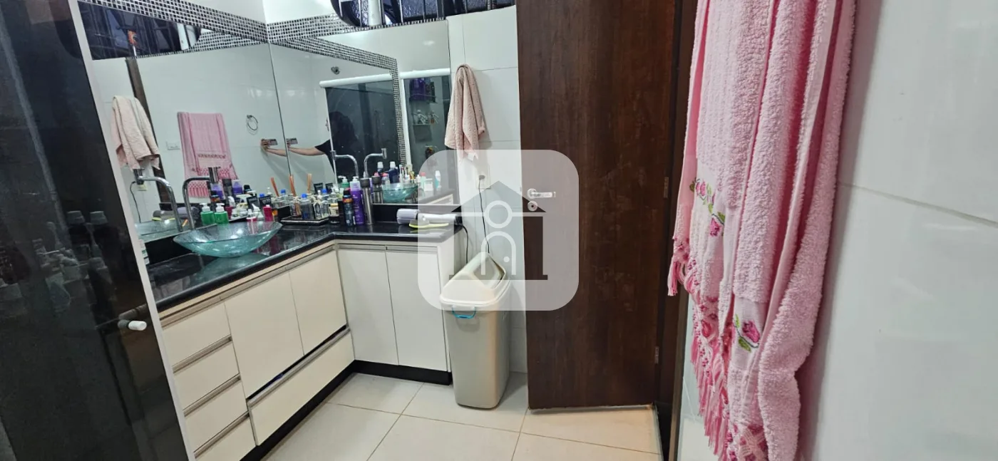 Alugar Casa / Padr&atilde;o em Uberl&acirc;ndia R$ 6.000,00 - Foto 16