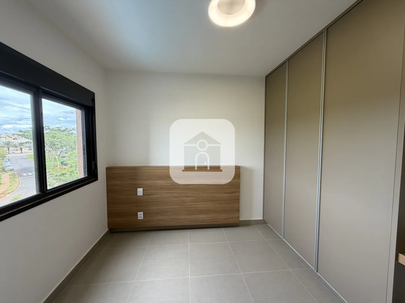 Alugar Apartamento / Padr&atilde;o em Uberl&acirc;ndia R$ 3.200,00 - Foto 1