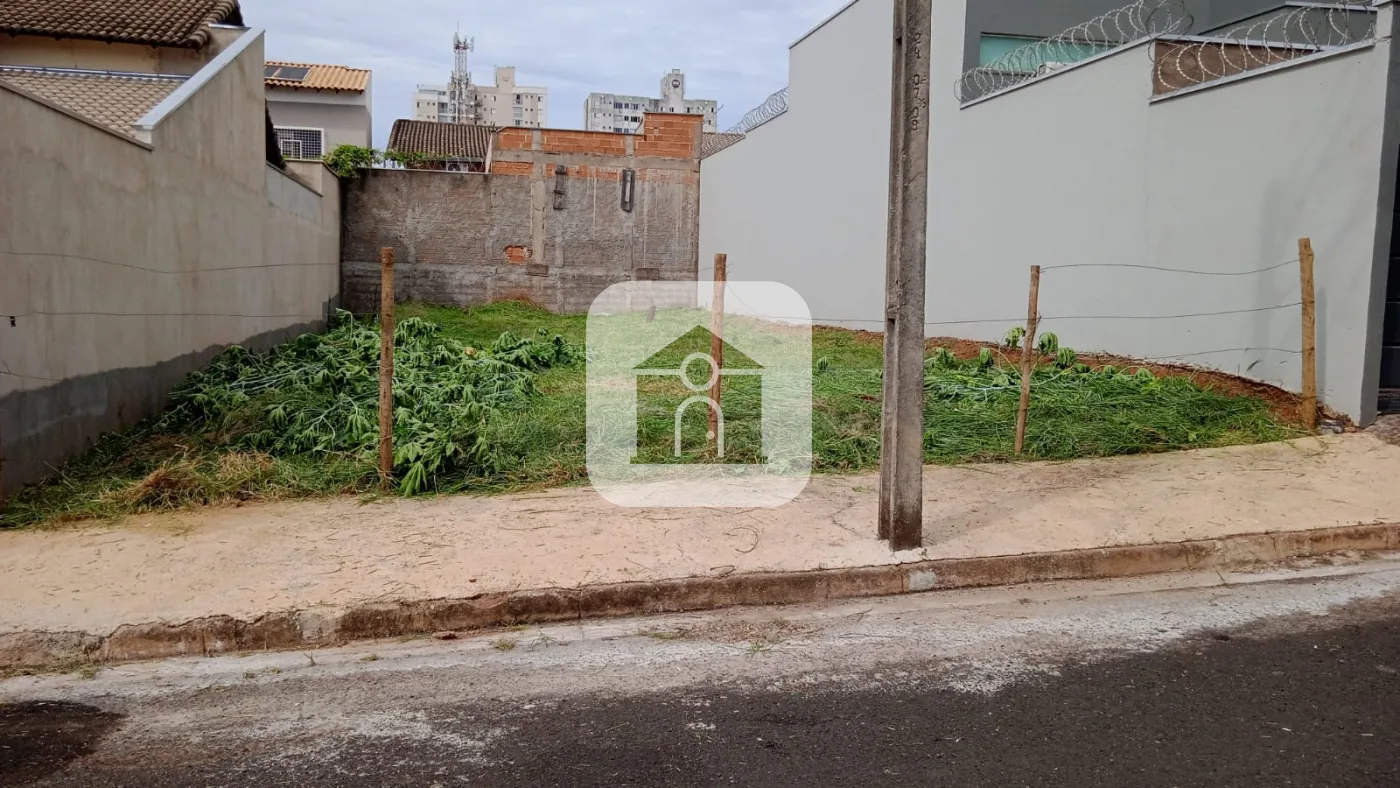 Comprar Terreno / Padr&atilde;o em Uberl&acirc;ndia R$ 280.000,00 - Foto 1