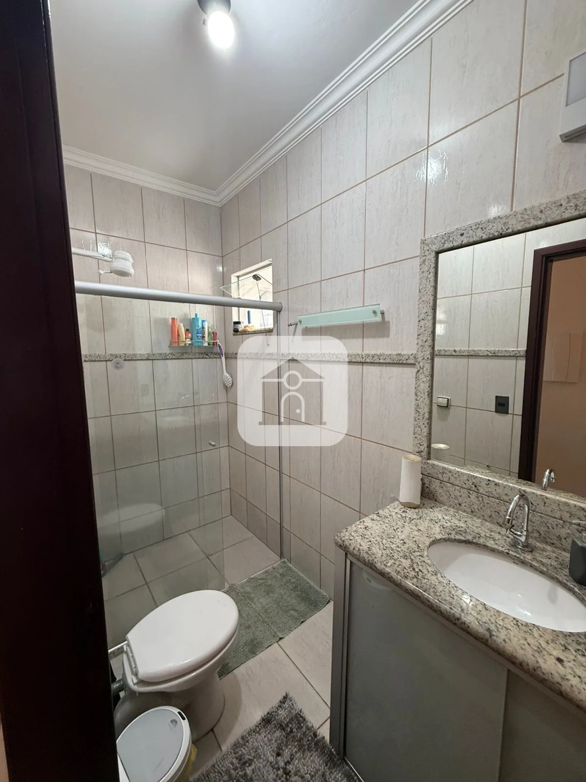 Alugar Casa / Padr&atilde;o em Araguari R$ 1.900,00 - Foto 8