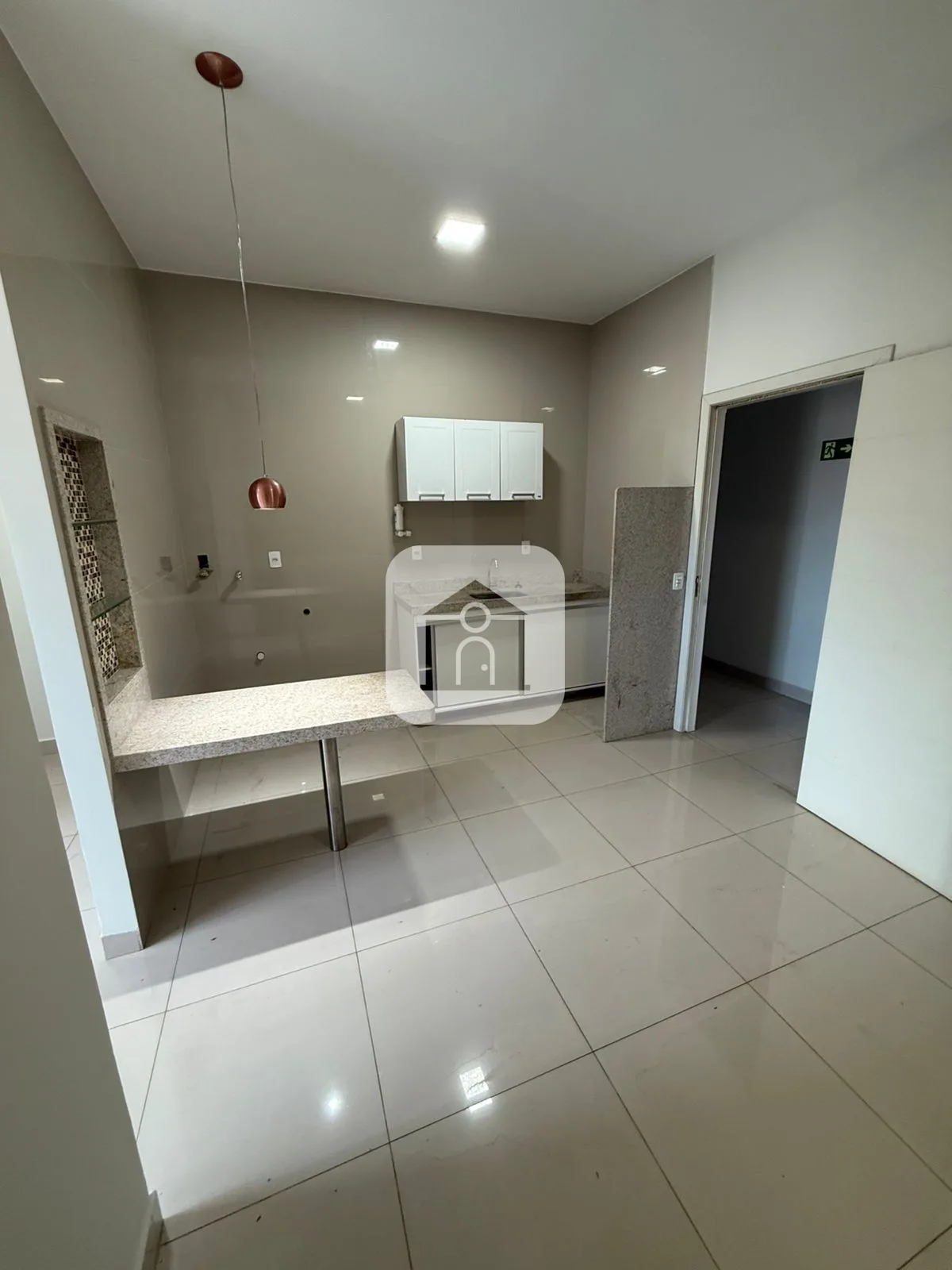 Alugar Apartamento / Quitinete em Araguari R$ 1.200,00 - Foto 1