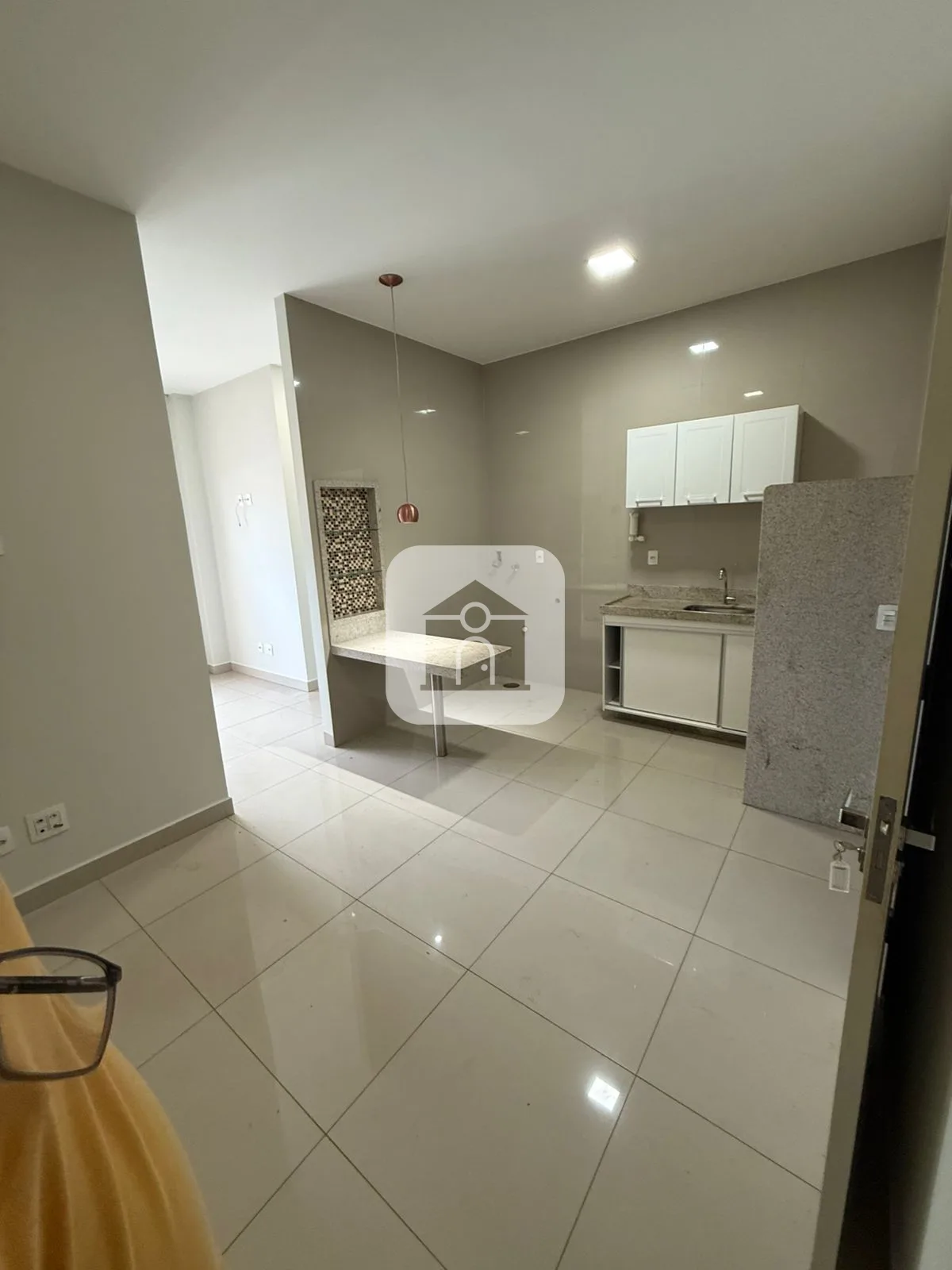 Alugar Apartamento / Quitinete em Araguari R$ 1.200,00 - Foto 2