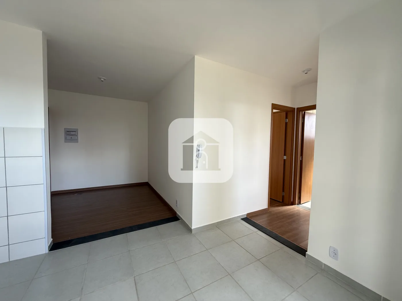 Alugar Apartamento / Padr&atilde;o em Uberl&acirc;ndia R$ 1.000,00 - Foto 4