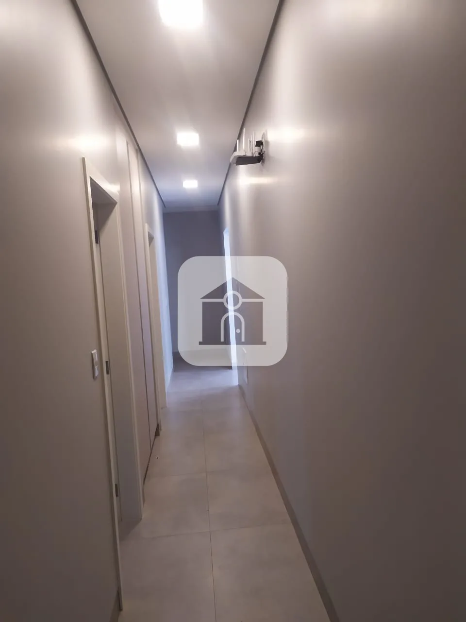 Alugar Casa / Condom&iacute;nio ou Loteamento Fechado em Uberlandia R$ 9.500,00 - Foto 8