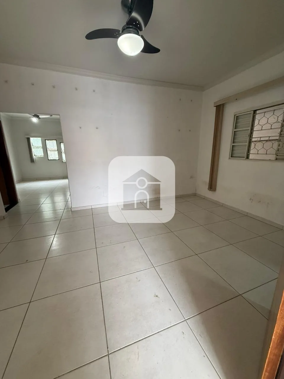 Alugar Casa / Padr&atilde;o em Araguari R$ 1.900,00 - Foto 3