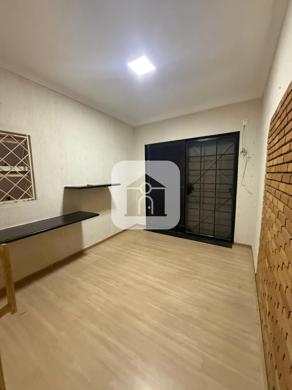 Alugar Casa / Padr&atilde;o em Araguari R$ 1.900,00 - Foto 4