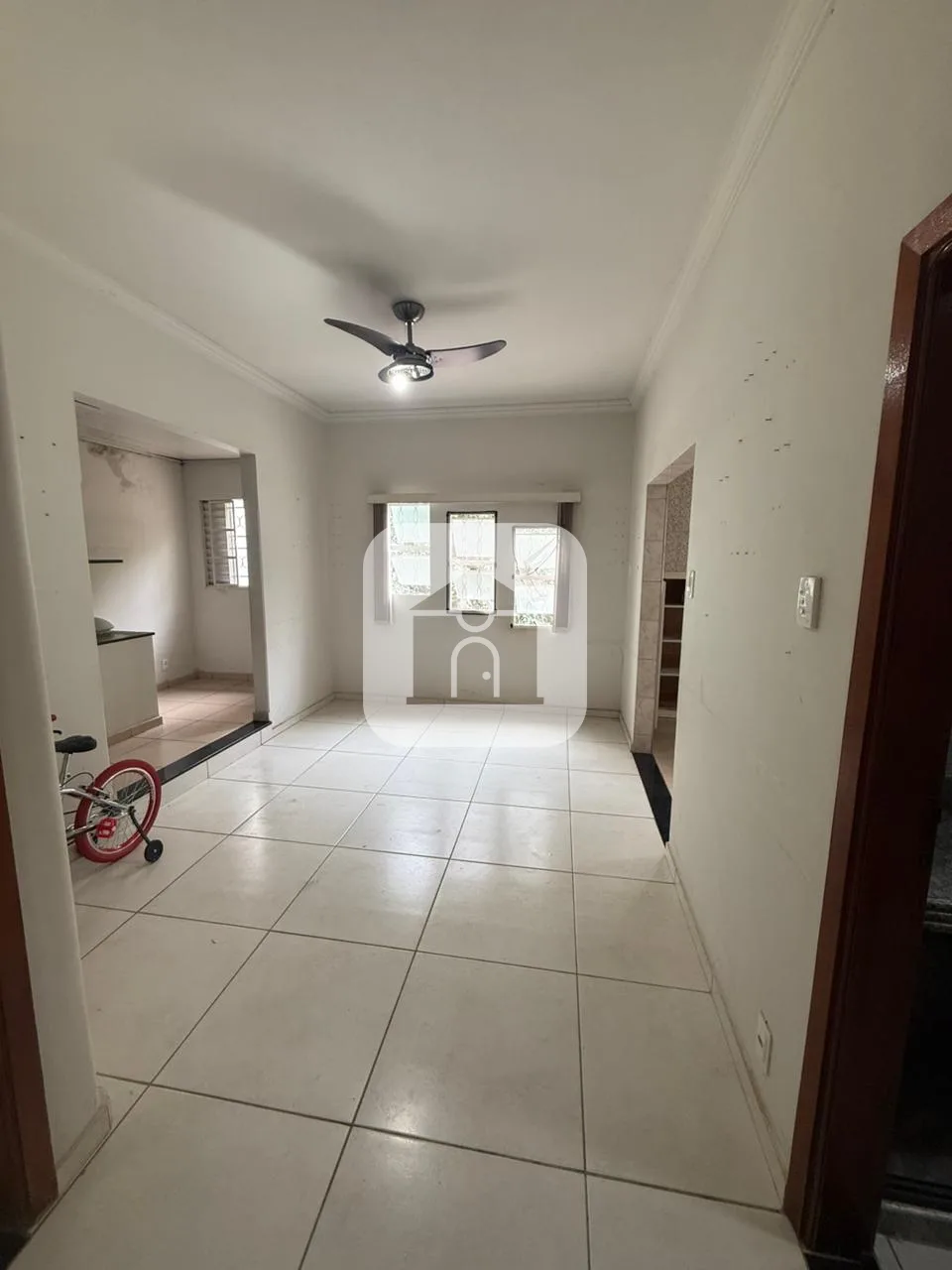 Alugar Casa / Padr&atilde;o em Araguari R$ 1.900,00 - Foto 8