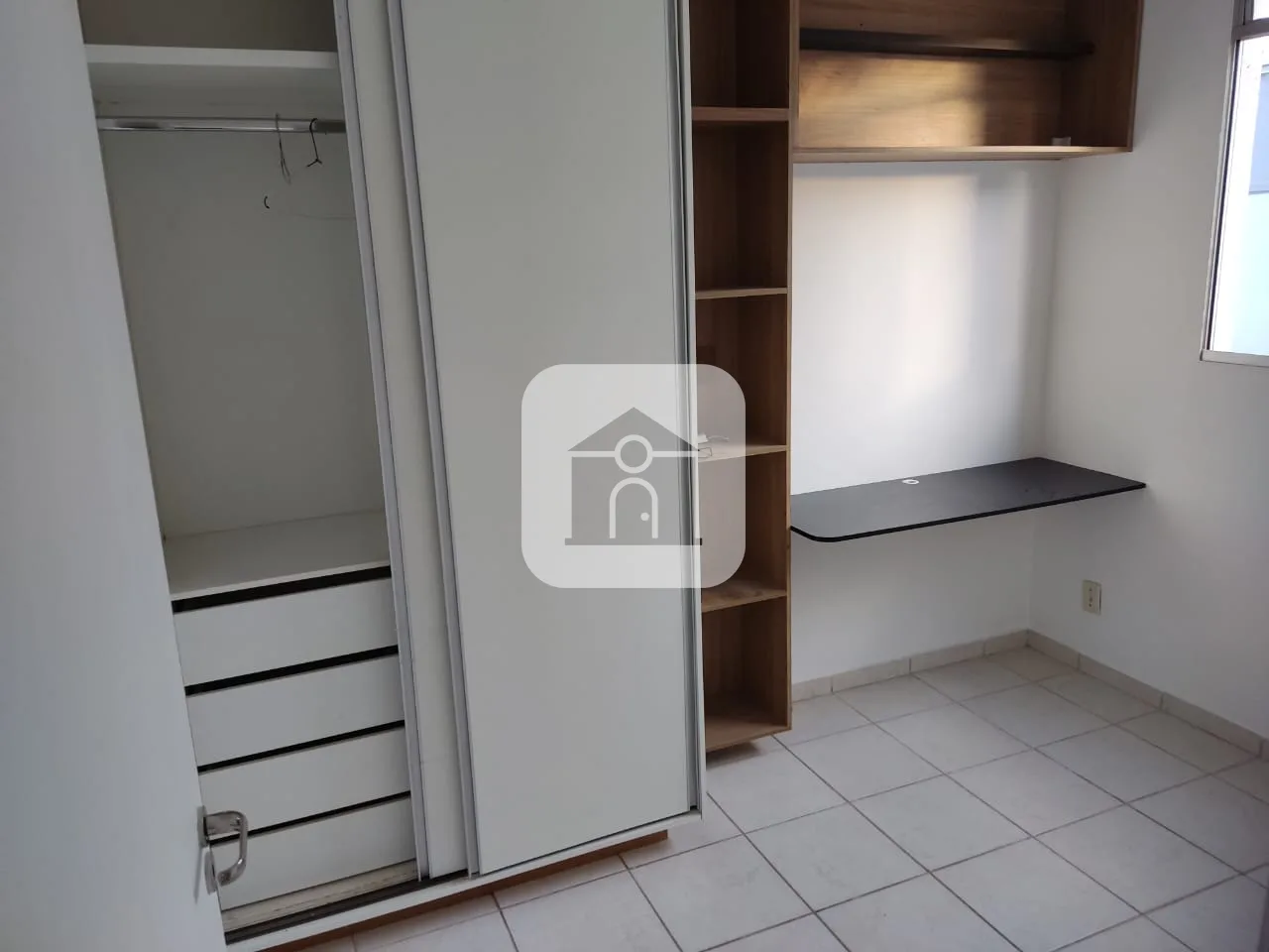 Alugar Apartamento / Padr&atilde;o em Uberl&acirc;ndia R$ 1.000,00 - Foto 5