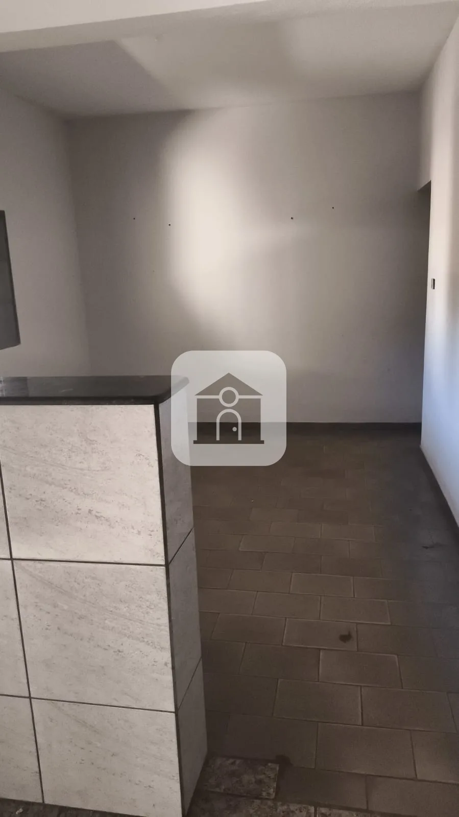 Alugar Casa / Padr&atilde;o em Uberl&acirc;ndia R$ 1.800,00 - Foto 1