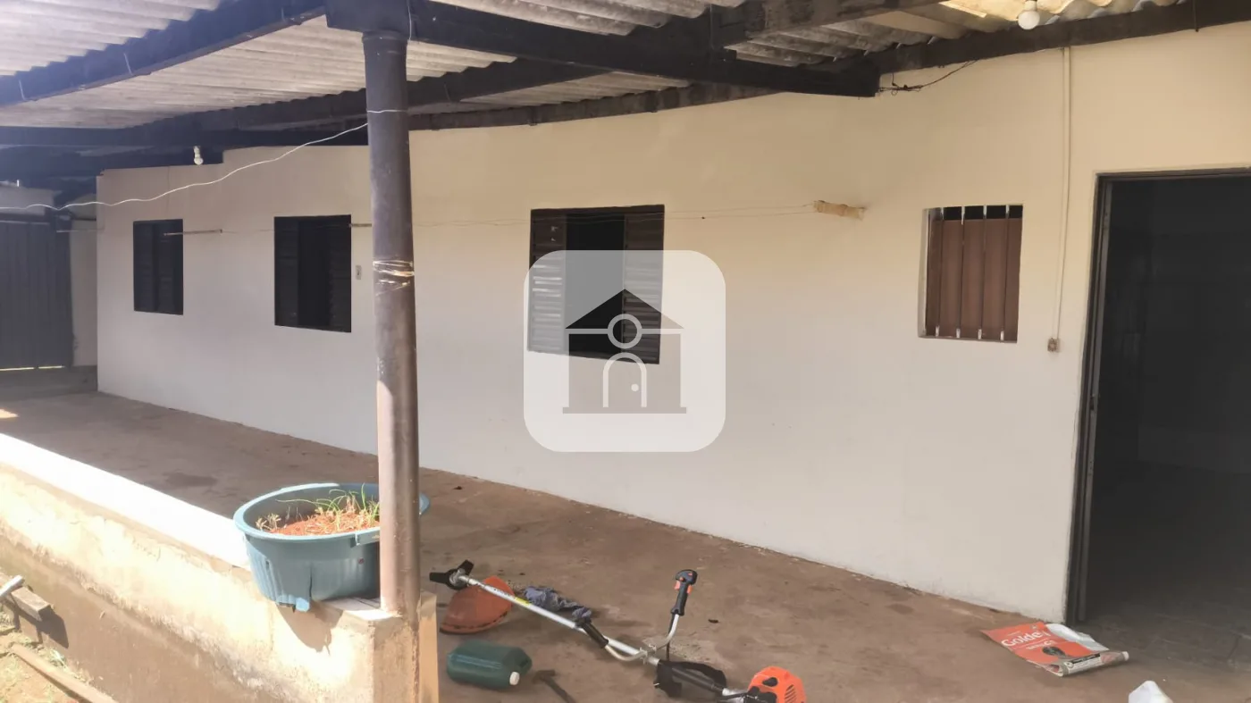 Alugar Casa / Padr&atilde;o em Uberl&acirc;ndia R$ 1.800,00 - Foto 2