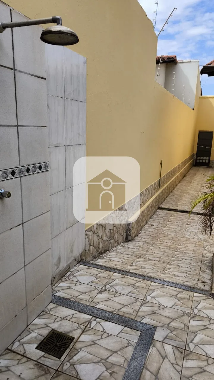 Alugar Casa / Padr&atilde;o em Uberl&acirc;ndia R$ 3.500,00 - Foto 2