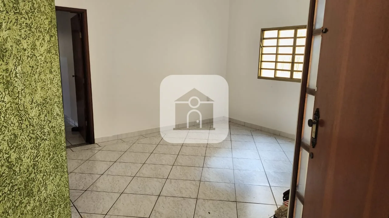 Alugar Casa / Padr&atilde;o em Uberl&acirc;ndia R$ 3.500,00 - Foto 14