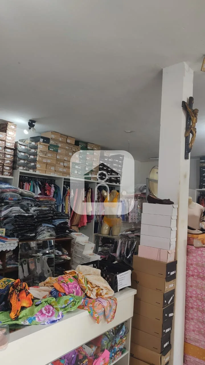 Comprar Casa / Padr&atilde;o em Uberl&acirc;ndia R$ 460.000,00 - Foto 1