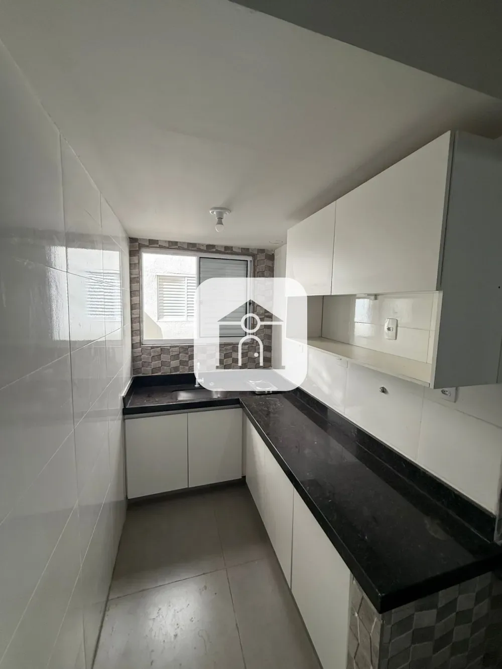 Alugar Apartamento / Quitinete em Araguari R$ 1.170,00 - Foto 1
