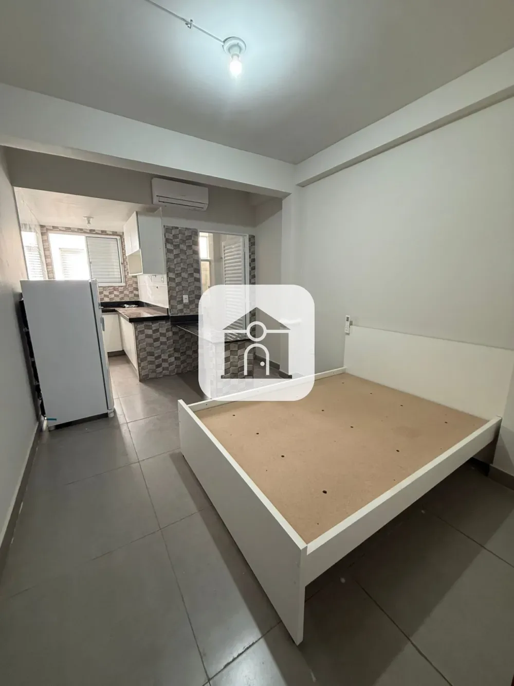 Alugar Apartamento / Quitinete em Araguari R$ 1.170,00 - Foto 2