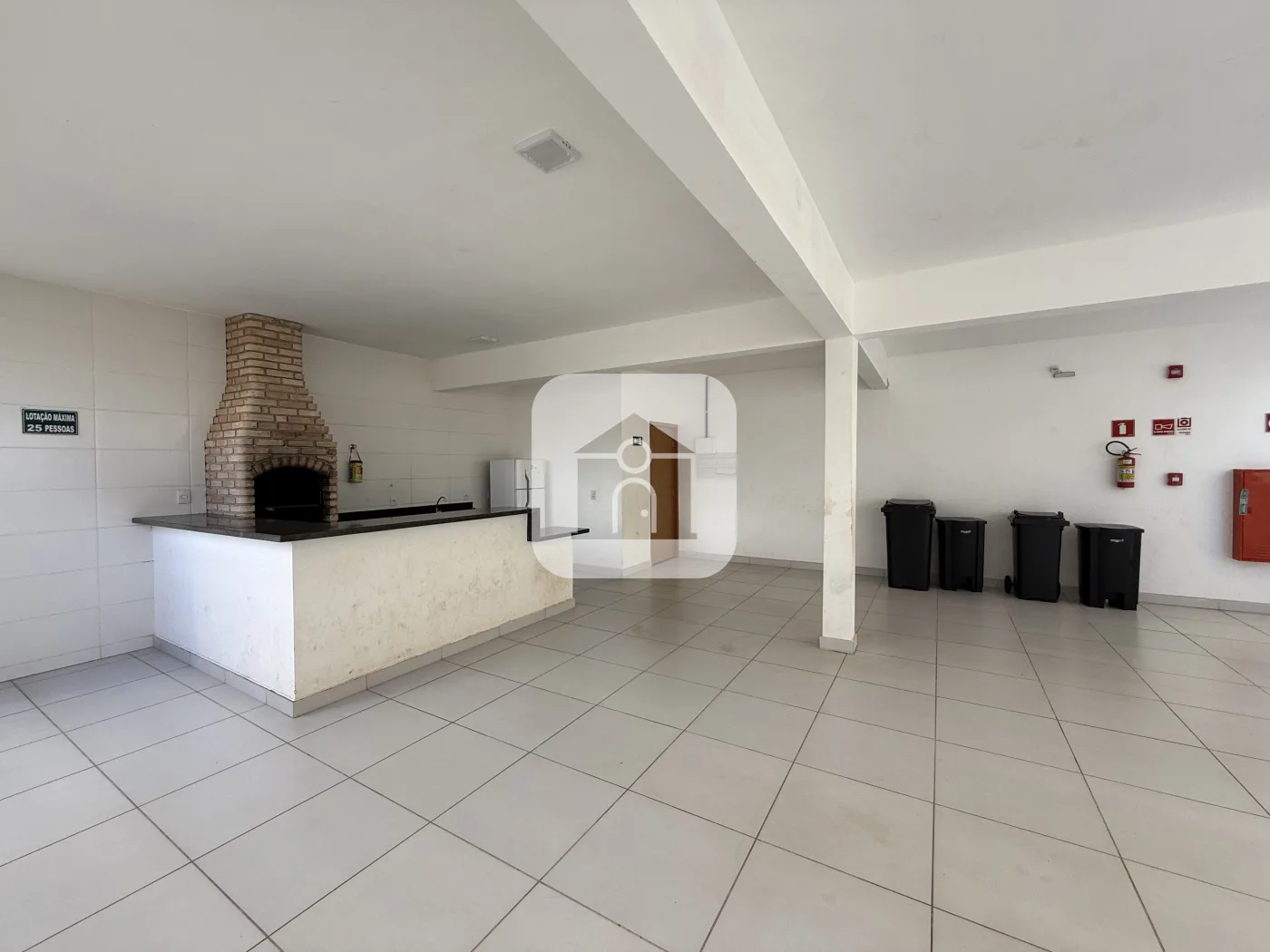 Alugar Apartamento / Padr&atilde;o em Uberl&acirc;ndia R$ 1.250,00 - Foto 4