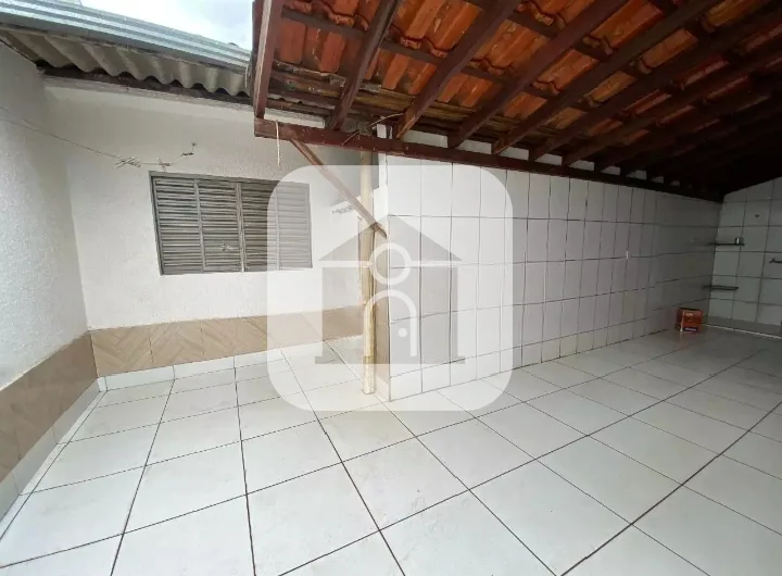 Alugar Casa / Padr&atilde;o em Uberl&acirc;ndia R$ 1.800,00 - Foto 2