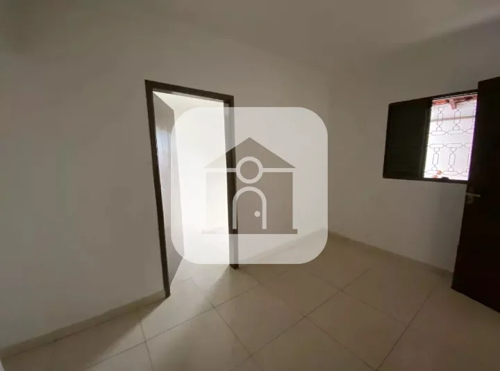 Alugar Casa / Padr&atilde;o em Uberl&acirc;ndia R$ 1.800,00 - Foto 14