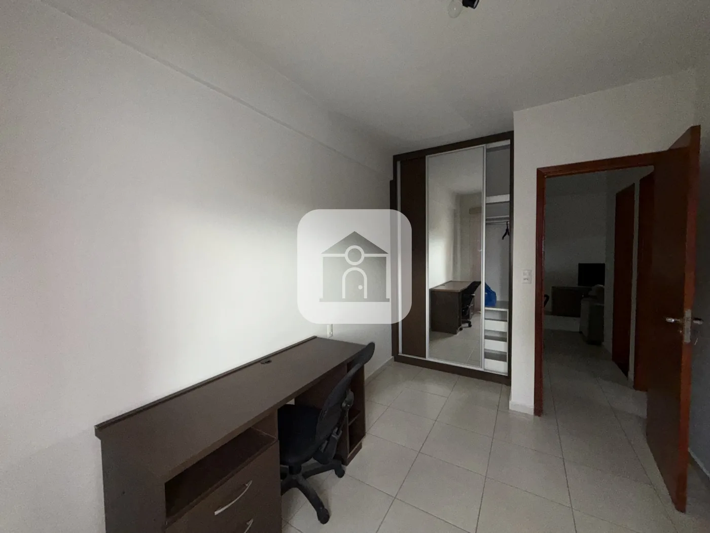 Alugar Apartamento / Padr&atilde;o em Uberlandia R$ 1.600,00 - Foto 2