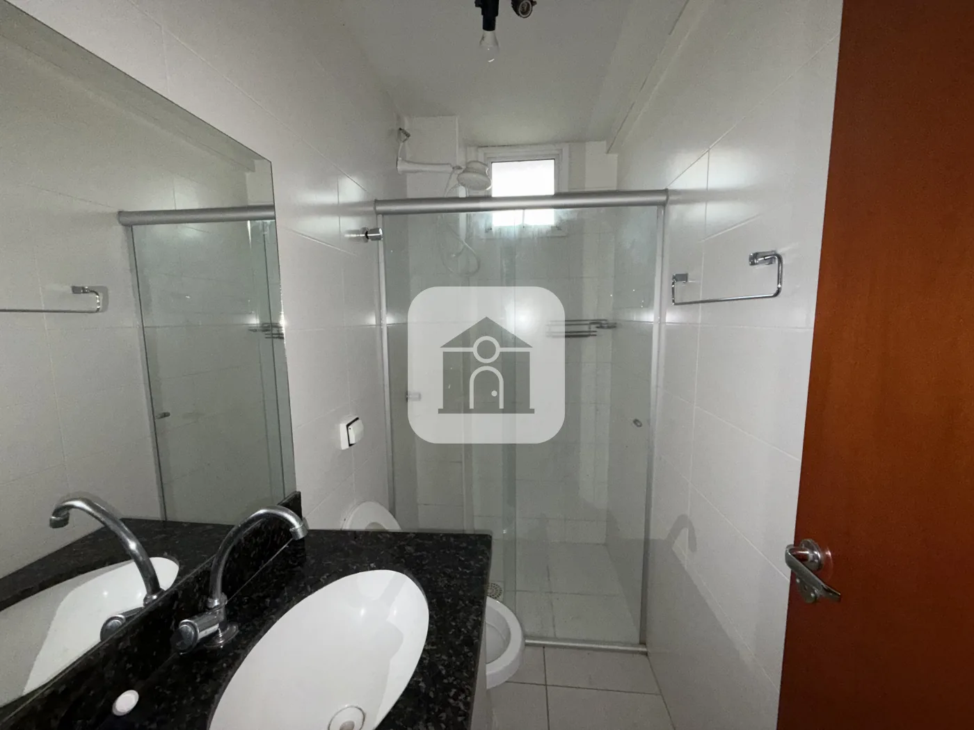 Alugar Apartamento / Padr&atilde;o em Uberlandia R$ 1.600,00 - Foto 4