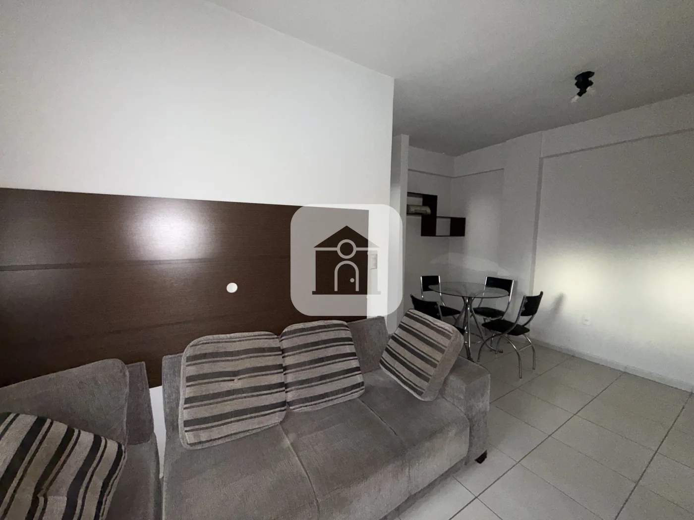 Alugar Apartamento / Padr&atilde;o em Uberlandia R$ 1.600,00 - Foto 6