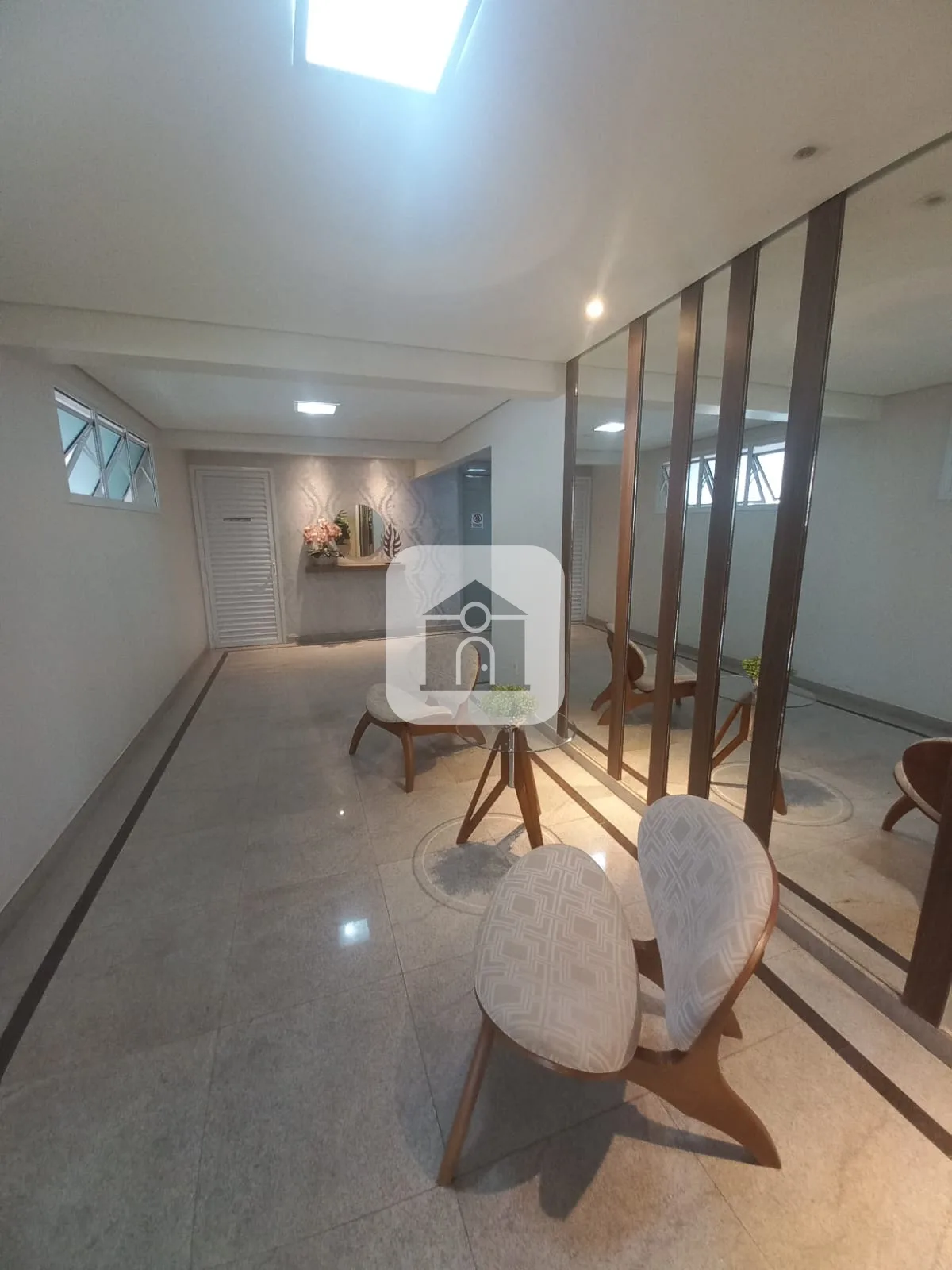 Alugar Apartamento / Padr&atilde;o em Uberlandia R$ 4.000,00 - Foto 4