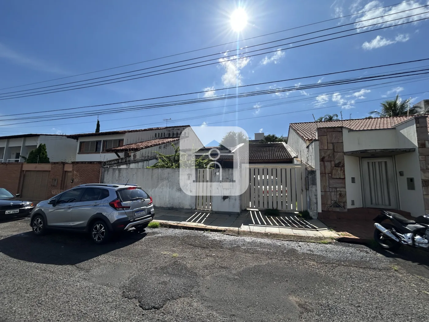 Alugar Casa / Padr&atilde;o em Uberl&acirc;ndia R$ 3.900,00 - Foto 1
