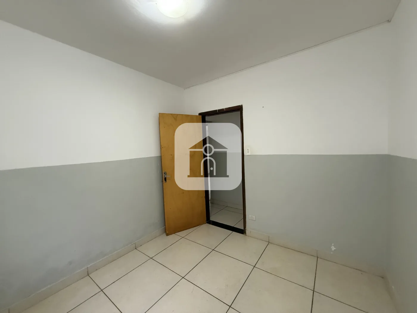 Alugar Casa / Padr&atilde;o em Uberl&acirc;ndia R$ 1.000,00 - Foto 6
