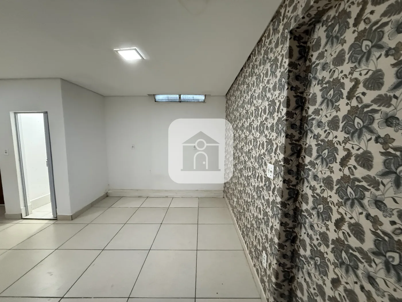 Alugar Casa / Padr&atilde;o em Uberl&acirc;ndia R$ 1.000,00 - Foto 3