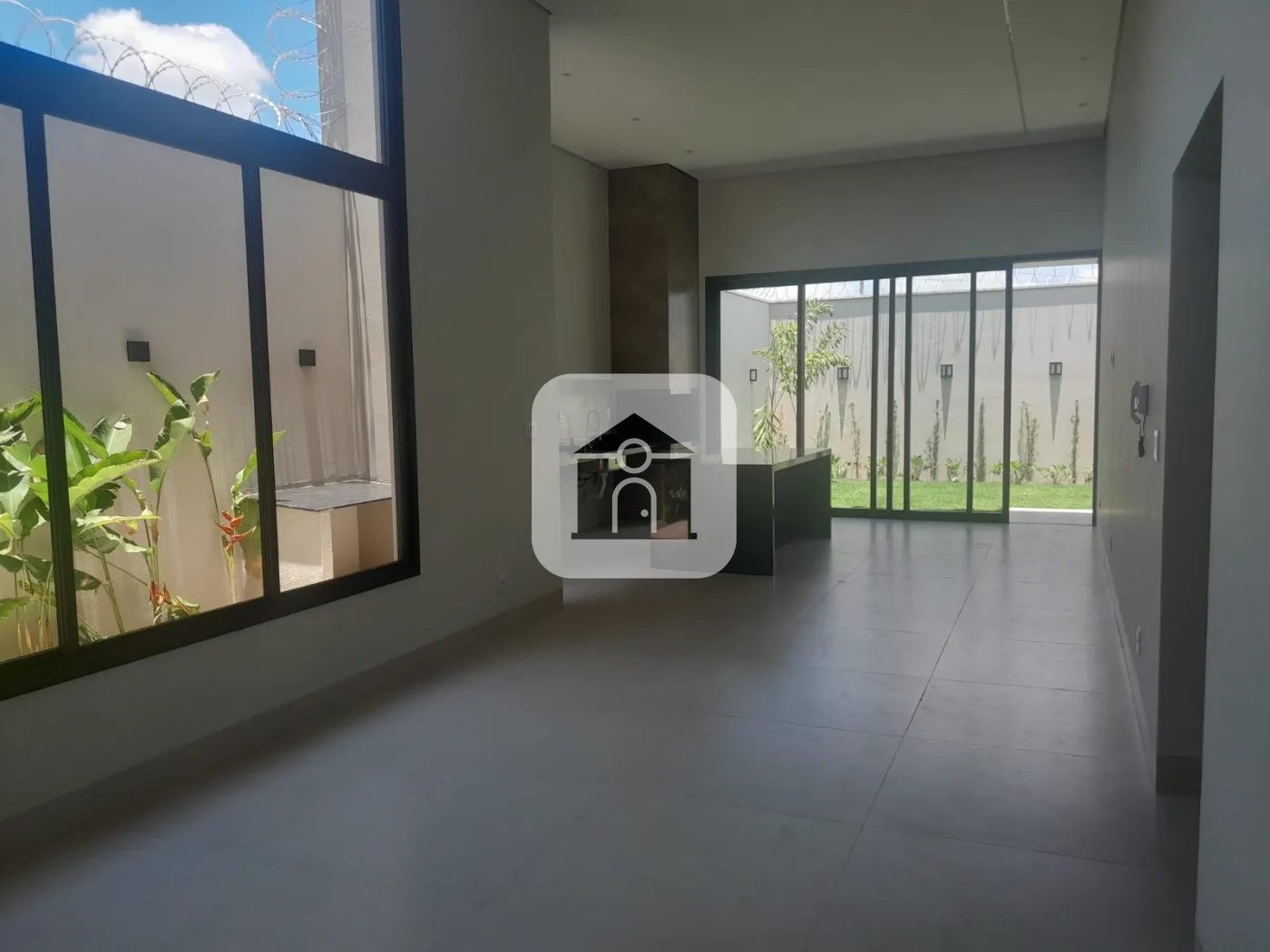Comprar Casa / Padr&atilde;o em Uberl&acirc;ndia R$ 945.000,00 - Foto 2