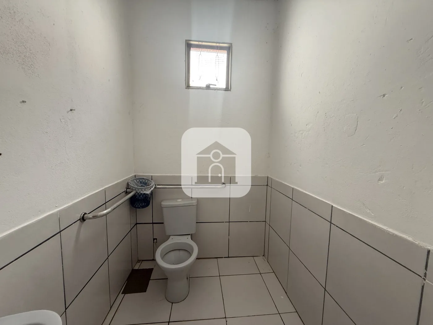Alugar Comercial / C&ocirc;modo em Uberl&acirc;ndia R$ 900,00 - Foto 1