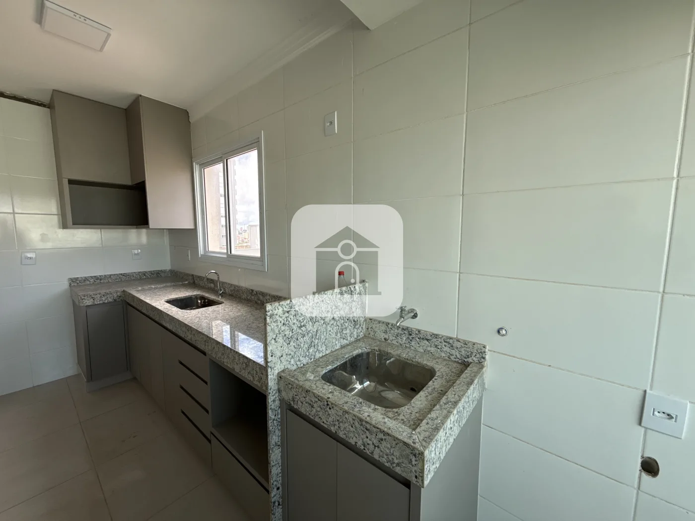 Alugar Apartamento / Padr&atilde;o em Uberl&acirc;ndia R$ 3.000,00 - Foto 3