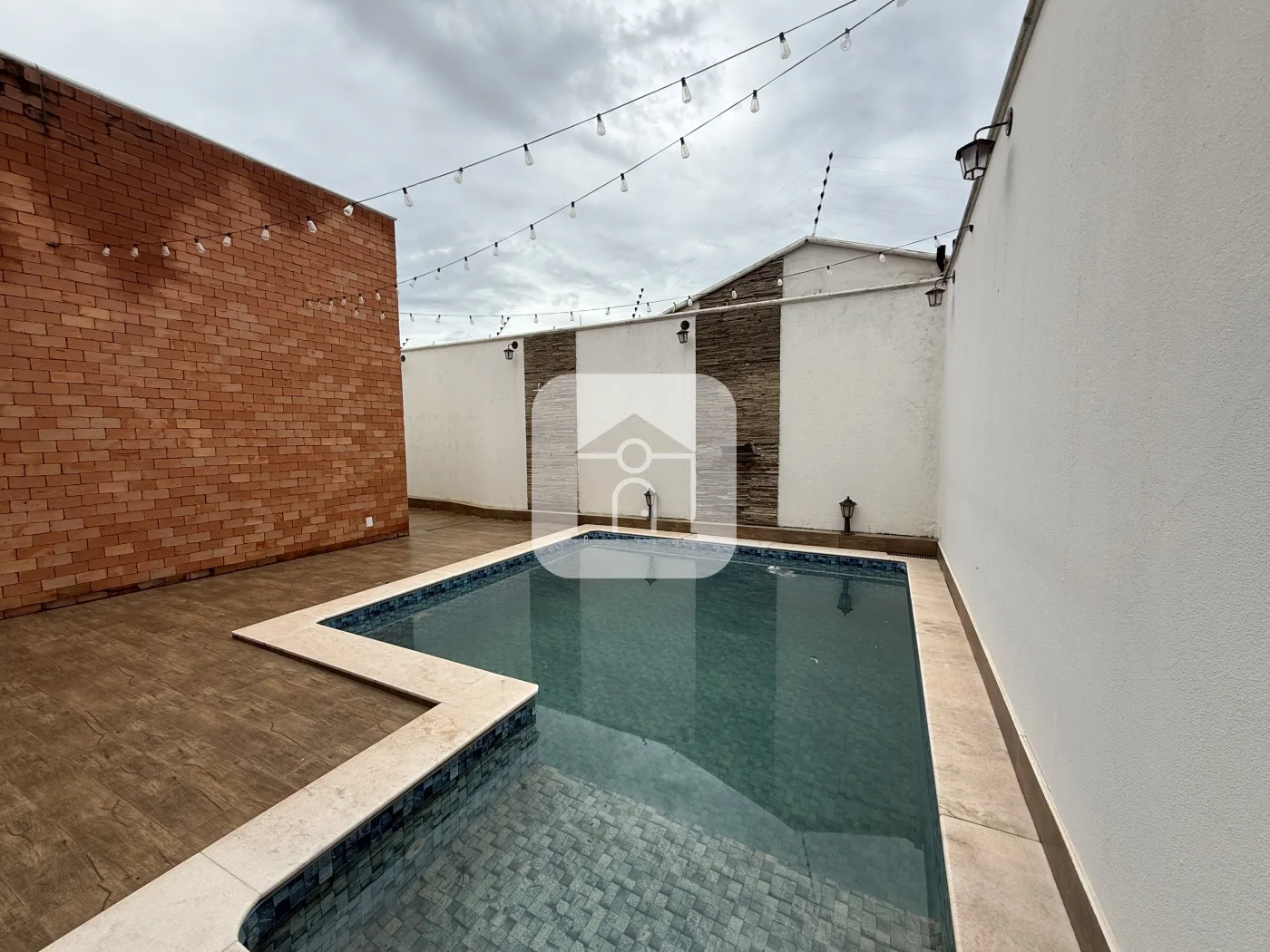 Alugar Casa / Padr&atilde;o em Uberl&acirc;ndia R$ 6.500,00 - Foto 32