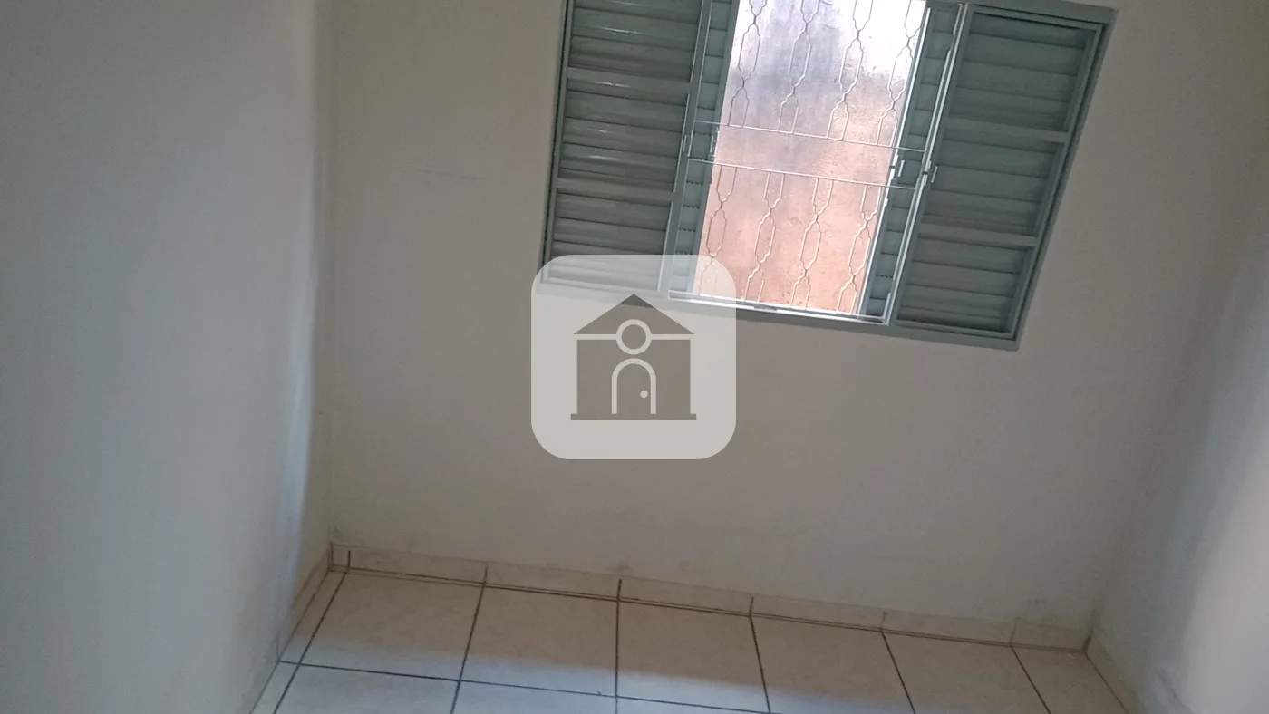 Alugar Casa / Padr&atilde;o em Uberl&acirc;ndia R$ 1.000,00 - Foto 9