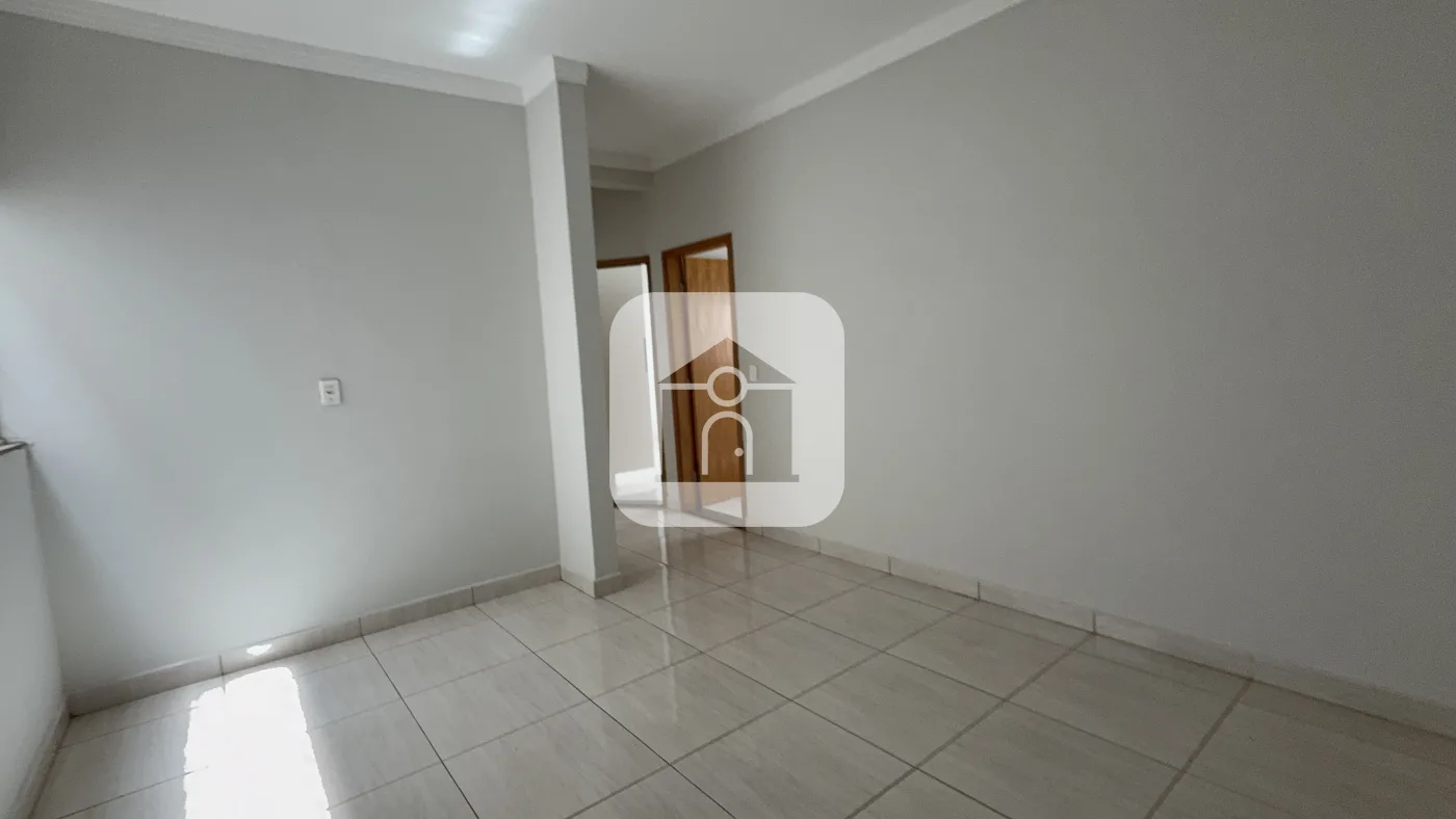 Alugar Casa / Padr&atilde;o em Uberl&acirc;ndia R$ 2.700,00 - Foto 4
