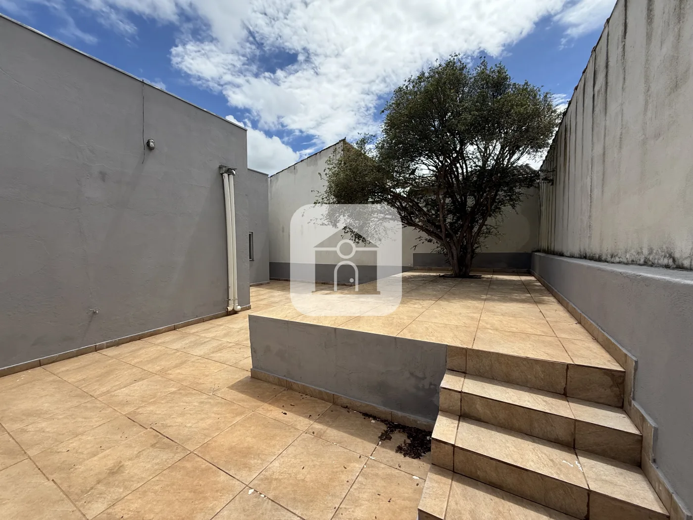 Alugar Casa / Padr&atilde;o em Uberl&acirc;ndia R$ 2.700,00 - Foto 18