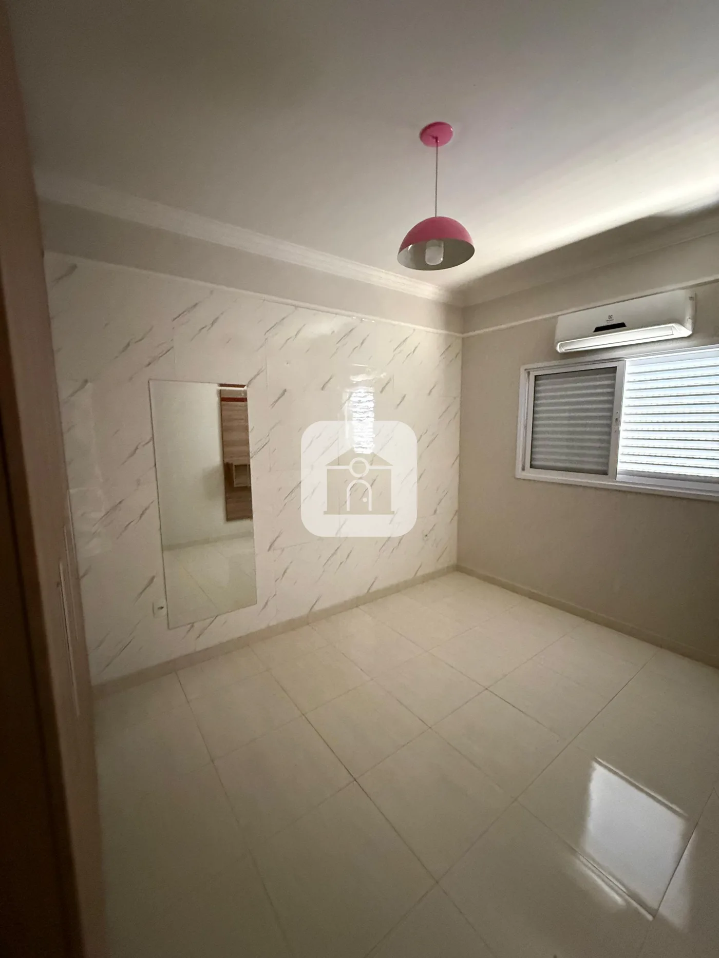 Alugar Casa / Padr&atilde;o em Uberl&acirc;ndia R$ 5.500,00 - Foto 6