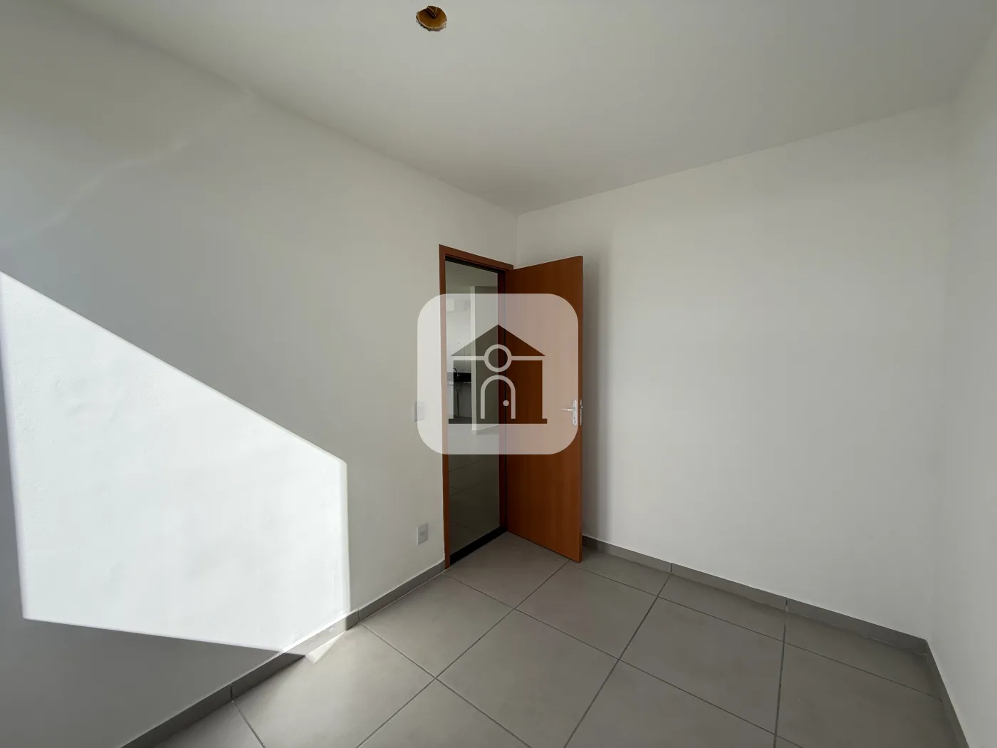 Alugar Apartamento / Padr&atilde;o em Uberl&acirc;ndia R$ 1.000,00 - Foto 2