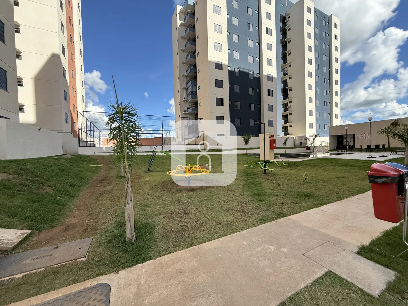Alugar Apartamento / Padr&atilde;o em Uberl&acirc;ndia R$ 1.000,00 - Foto 14