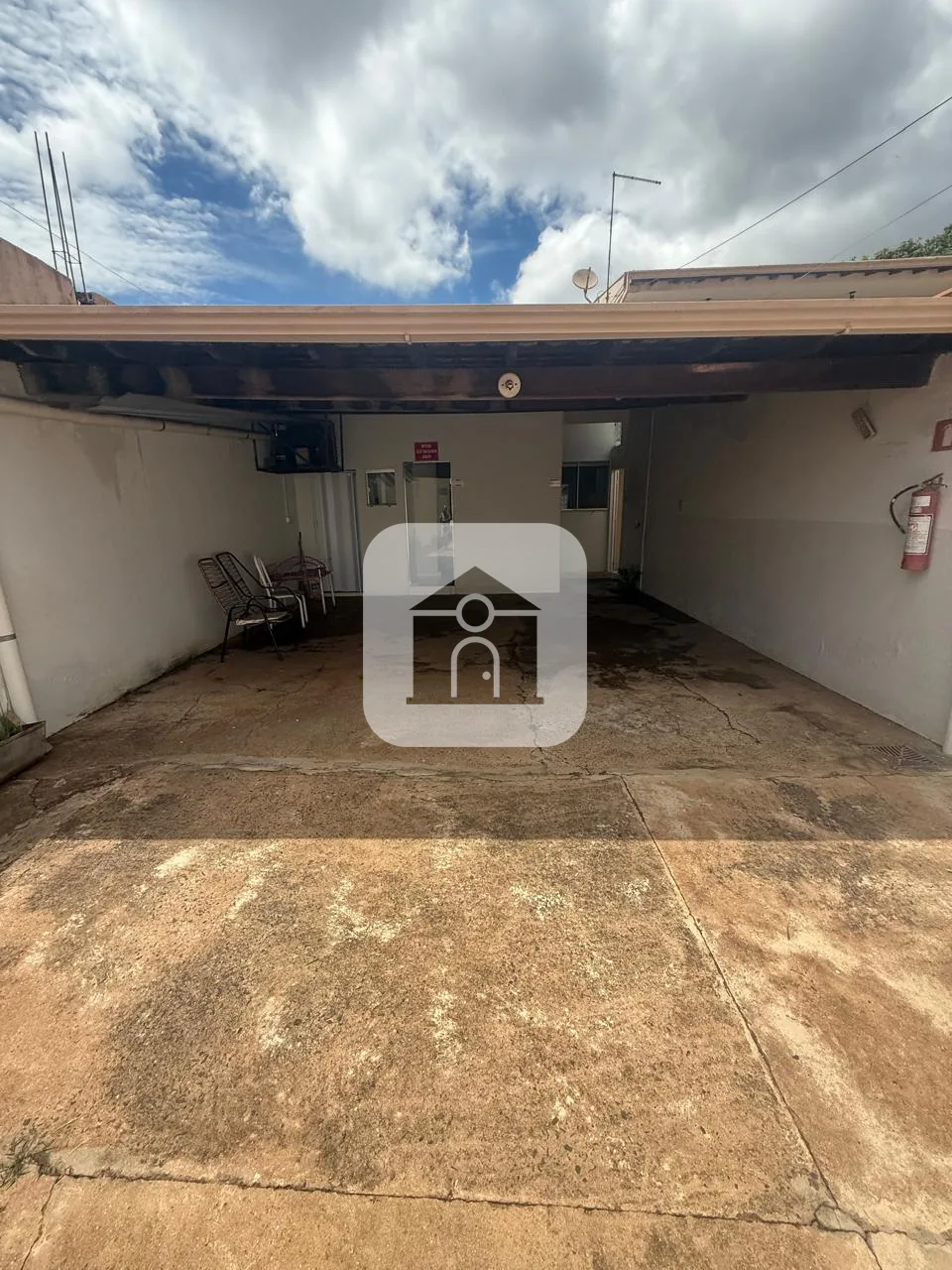 Alugar Comercial / Casa Comercial em Araguari R$ 3.500,00 - Foto 2