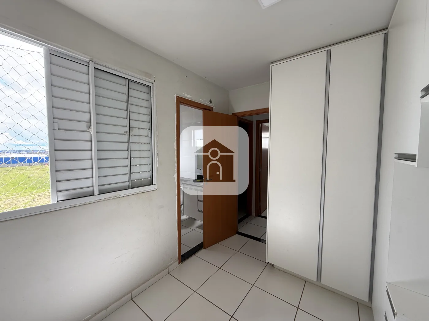 Alugar Apartamento / Padr&atilde;o em Uberlandia R$ 1.600,00 - Foto 3