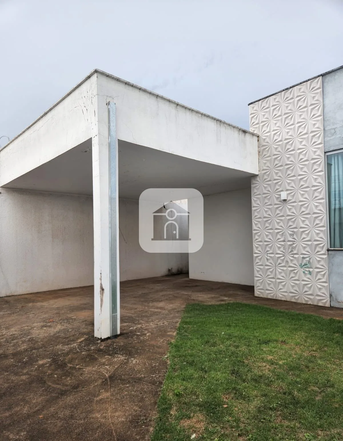 Comprar Casa / Padr&atilde;o em Uberl&acirc;ndia R$ 400.000,00 - Foto 1