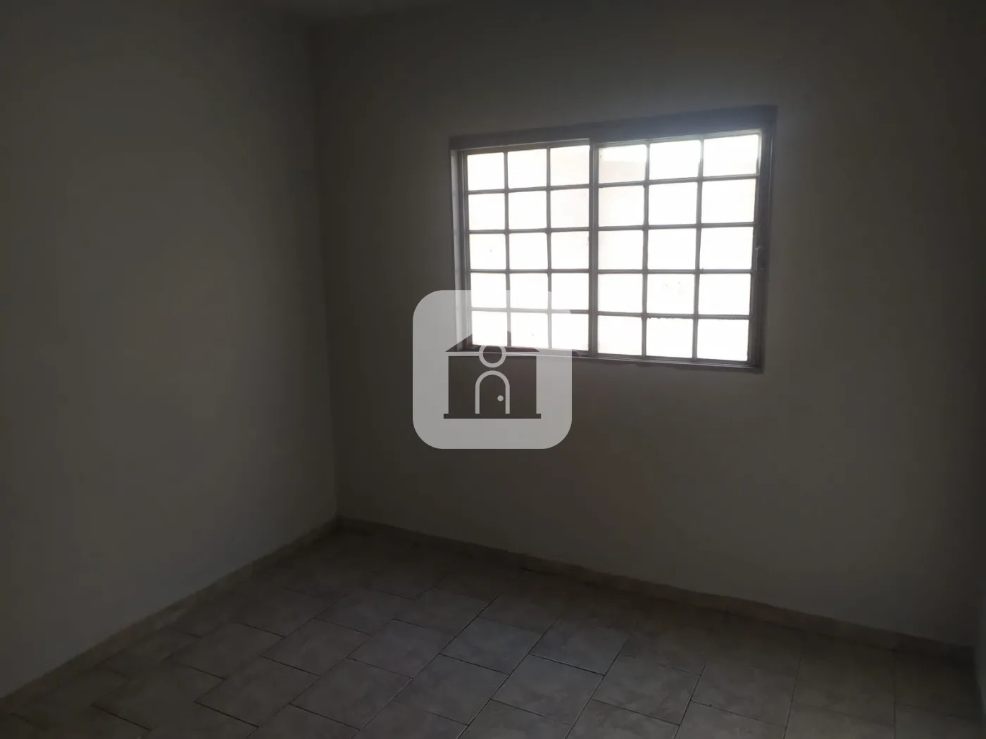 Alugar Casa / Padr&atilde;o em Uberl&acirc;ndia R$ 2.200,00 - Foto 1