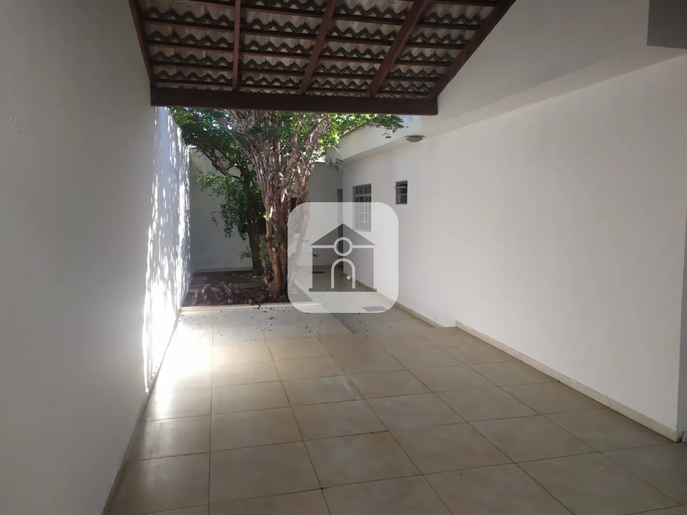 Alugar Casa / Padr&atilde;o em Uberl&acirc;ndia R$ 2.200,00 - Foto 24
