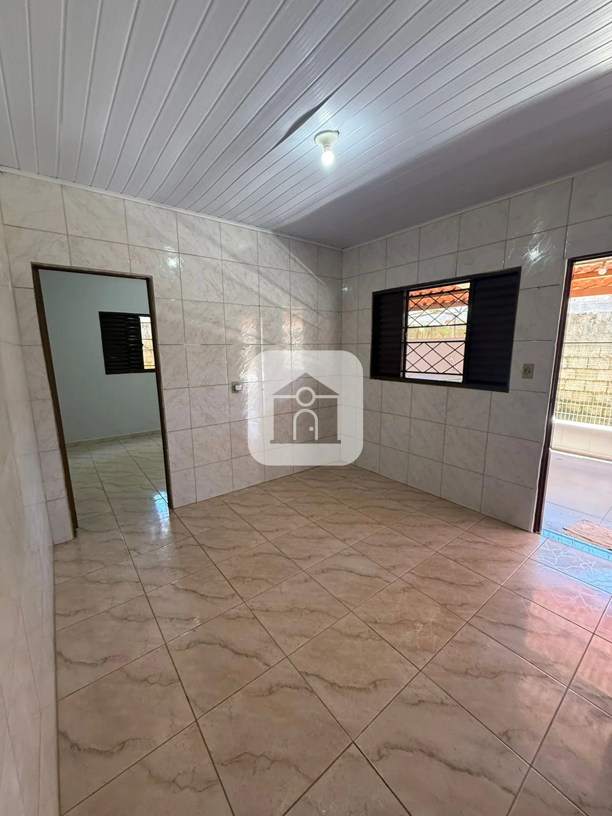 Alugar Casa / Padr&atilde;o em Araguari R$ 1.100,00 - Foto 8