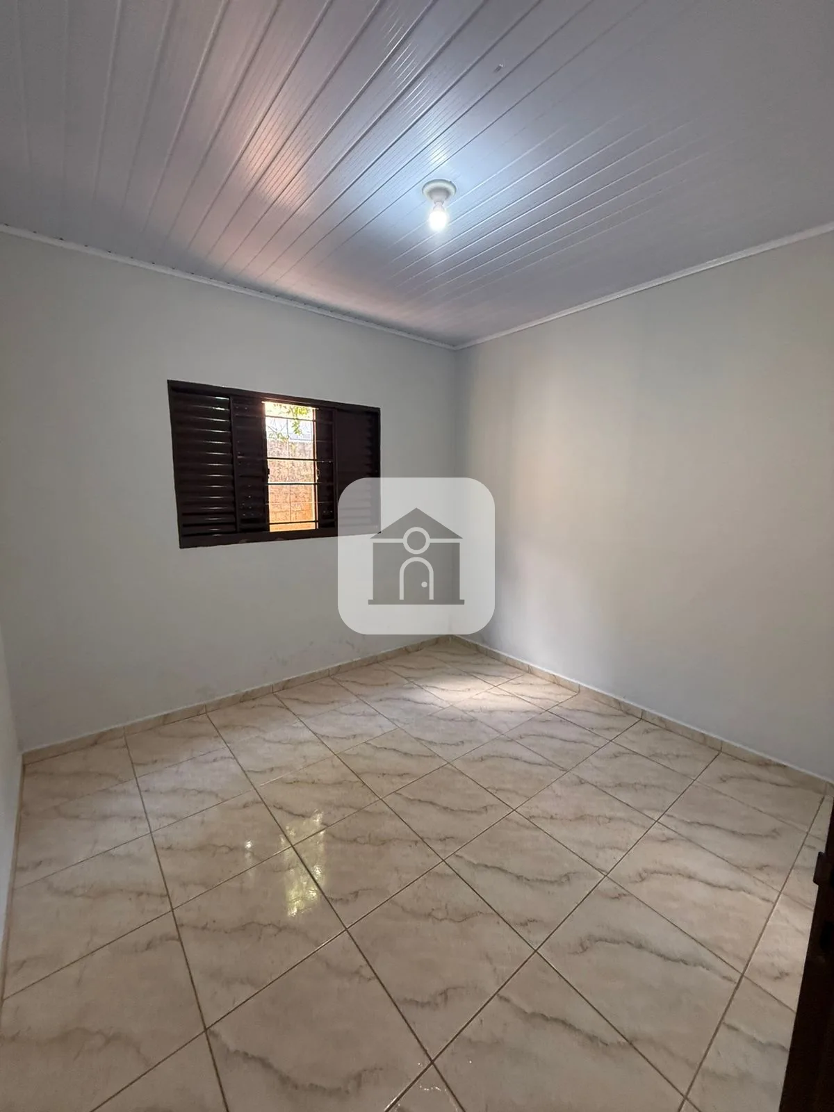 Alugar Casa / Padr&atilde;o em Araguari R$ 1.100,00 - Foto 10