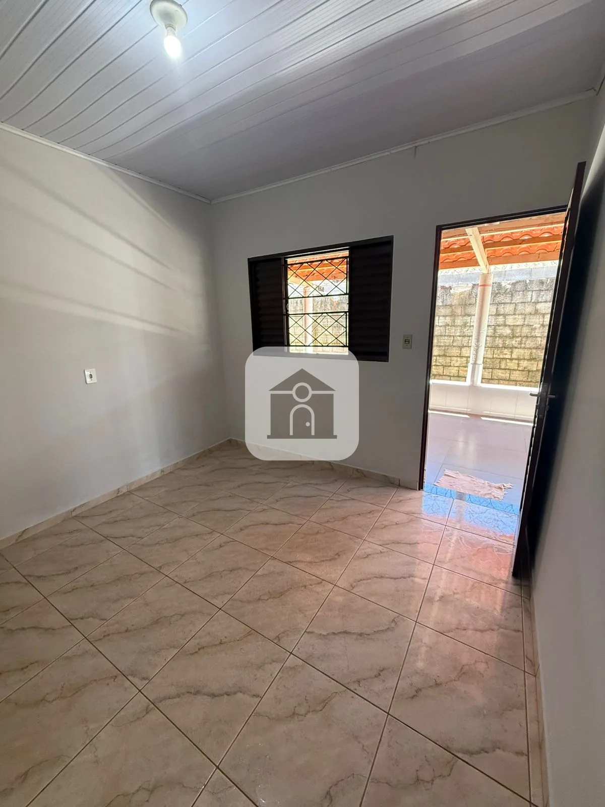 Alugar Casa / Padr&atilde;o em Araguari R$ 1.100,00 - Foto 9