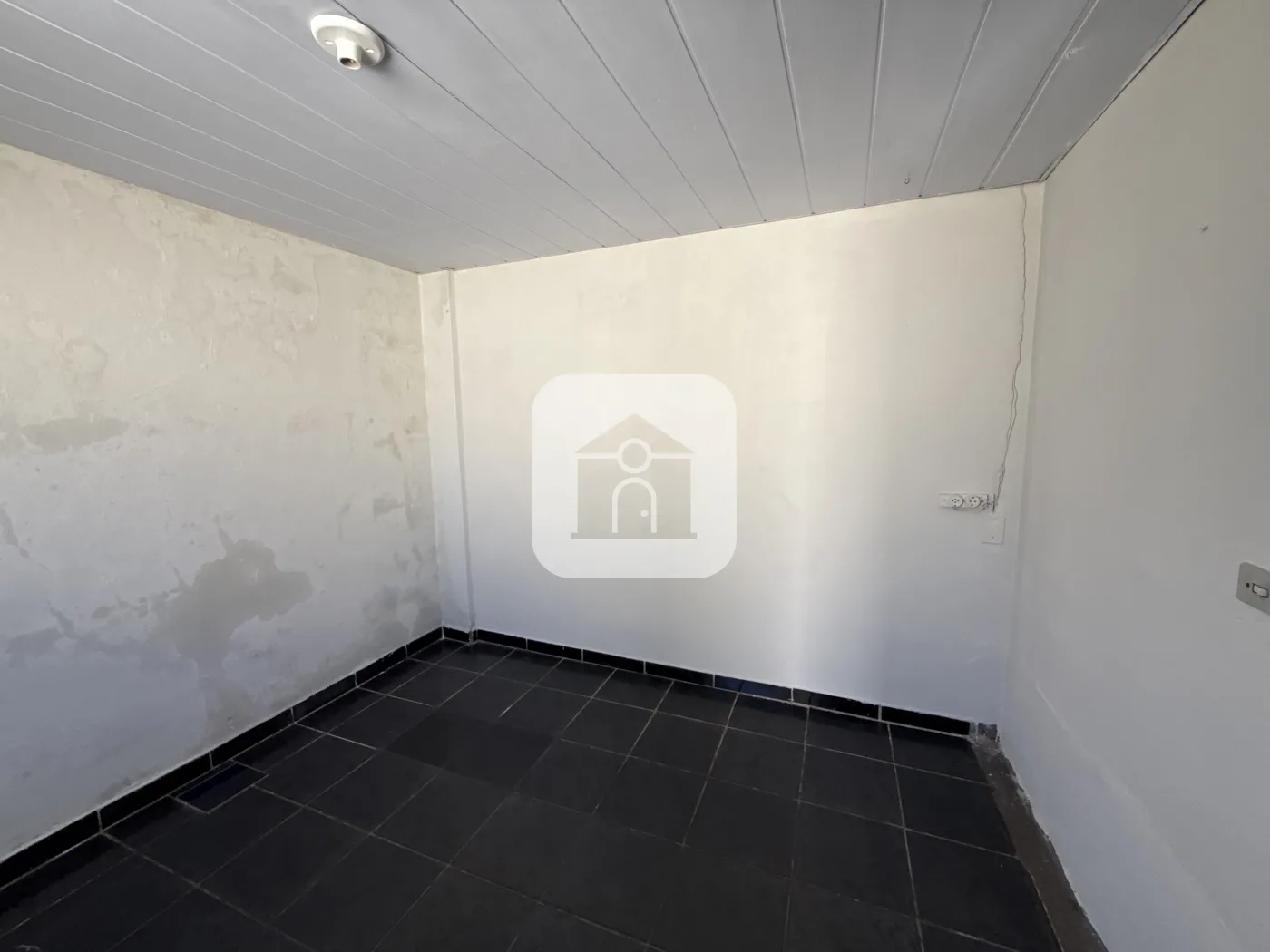 Alugar Casa / Padr&atilde;o em Uberl&acirc;ndia R$ 1.100,00 - Foto 1