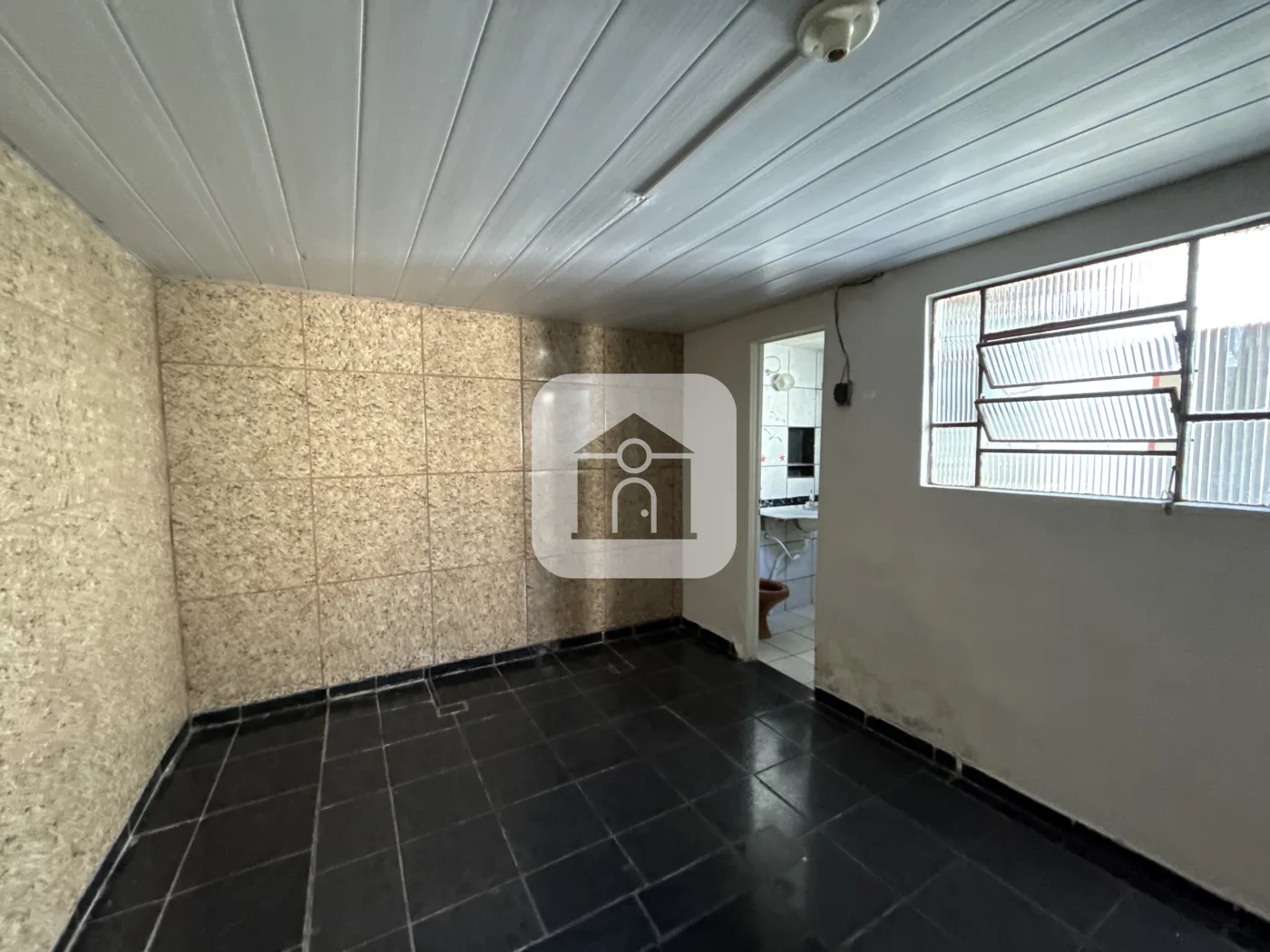 Alugar Casa / Padr&atilde;o em Uberl&acirc;ndia R$ 1.100,00 - Foto 3